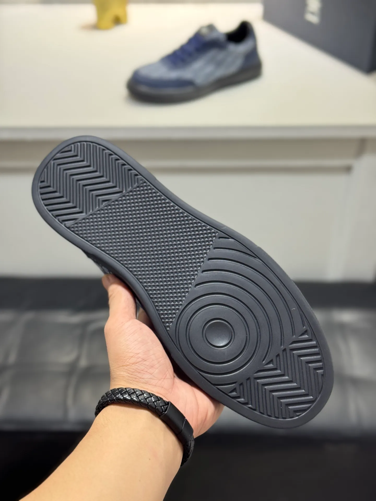 Men's men's shoes 💰400 [New model] 🌂🌂Dior (Dior) 🆕 Low-top casual shoes, carefully made of first-layer cowhide with canvas, comfortable and breathable ~ rubber soles, enhance style. Fashionable and versatile, it can complement any look. Featuring an exquisite design that is uniquely dynamic and modern, this shoe is part of Dior's legacy and embodies modern elegance. Size: 38-44 (45 customized